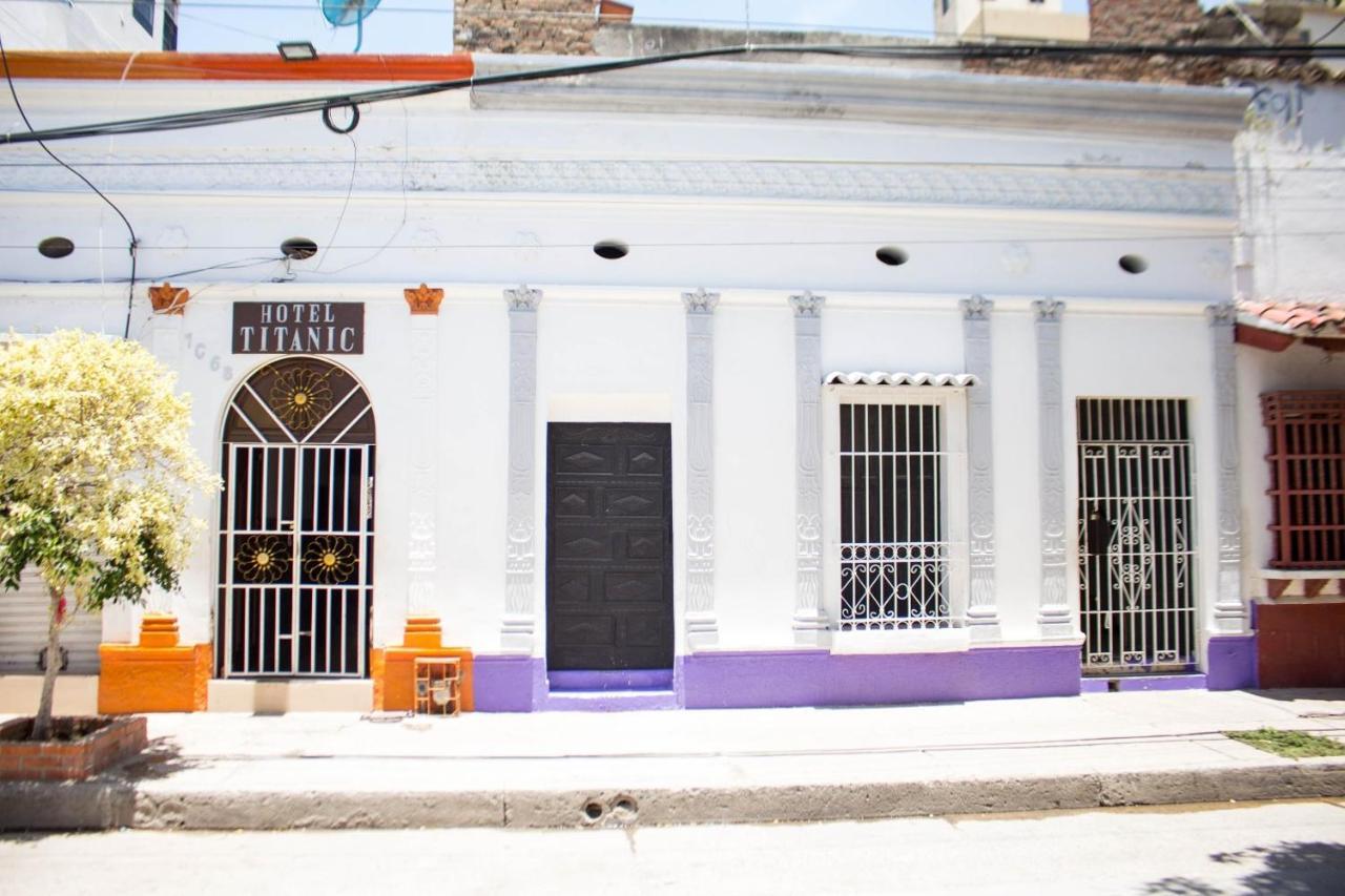 Hotel Titanic Inn Santa Marta  Eksteriør bilde